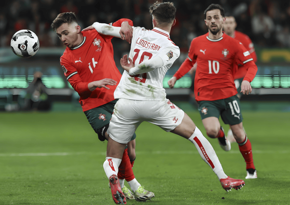 包含匈牙利队队员相互激励提升士气的词条