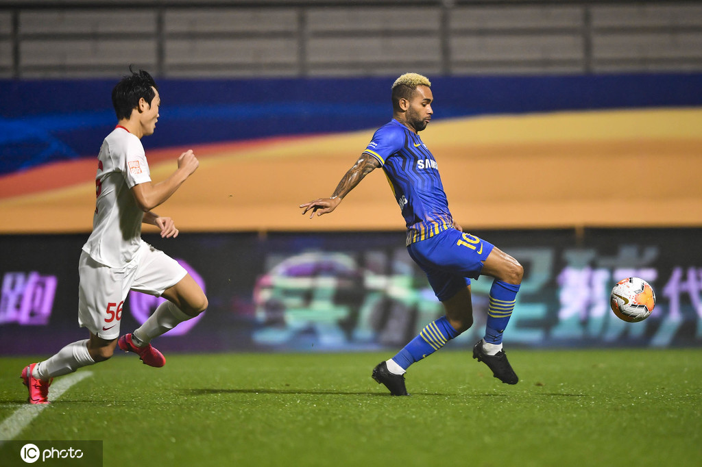 包含鲁能客战深足，中超强强对话展开的词条