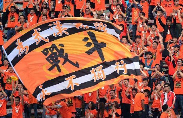 包含鲁能客战深足，中超强强对话展开的词条