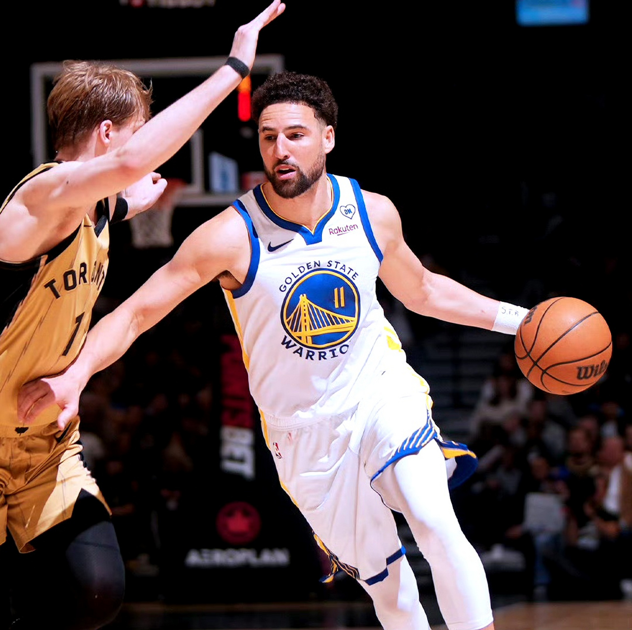 关于魔术绝地反击猛龙，库里高光表现的信息