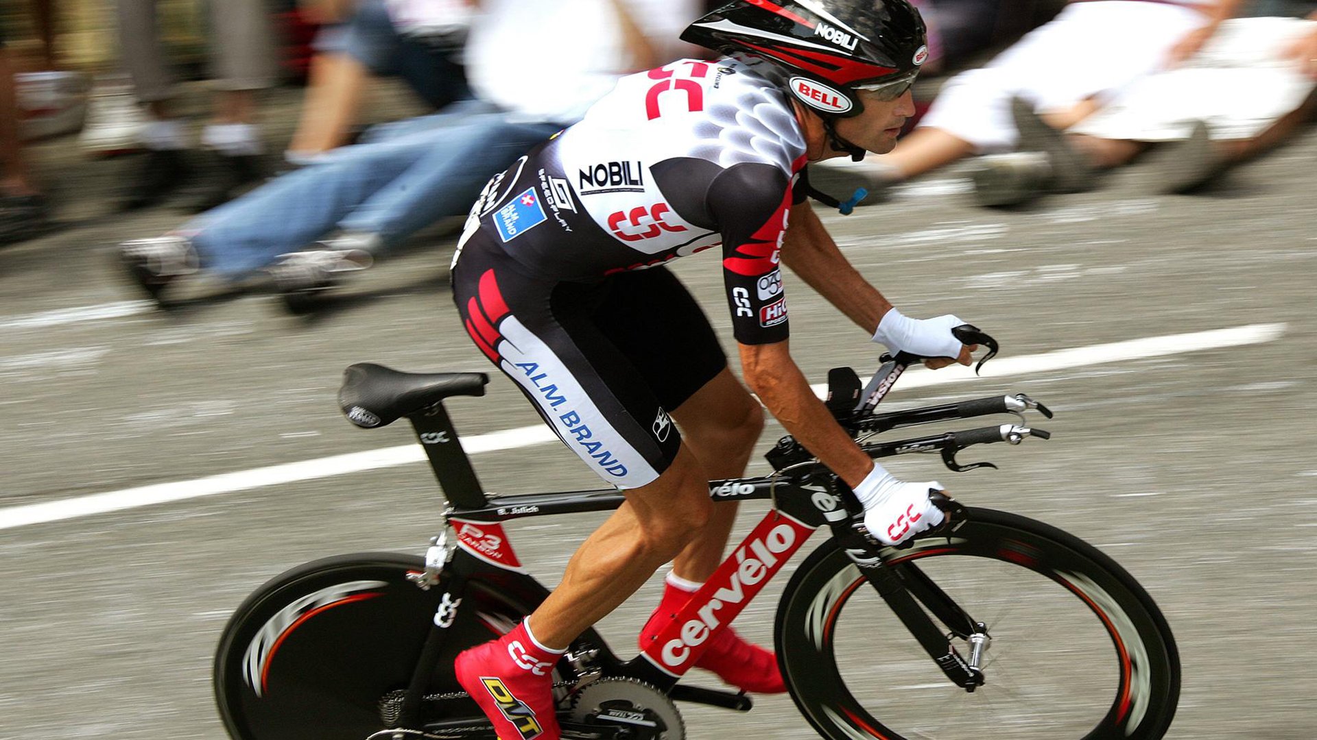 赛道与球场,哈登的全场最佳与F1新赛季的轰鸣交响